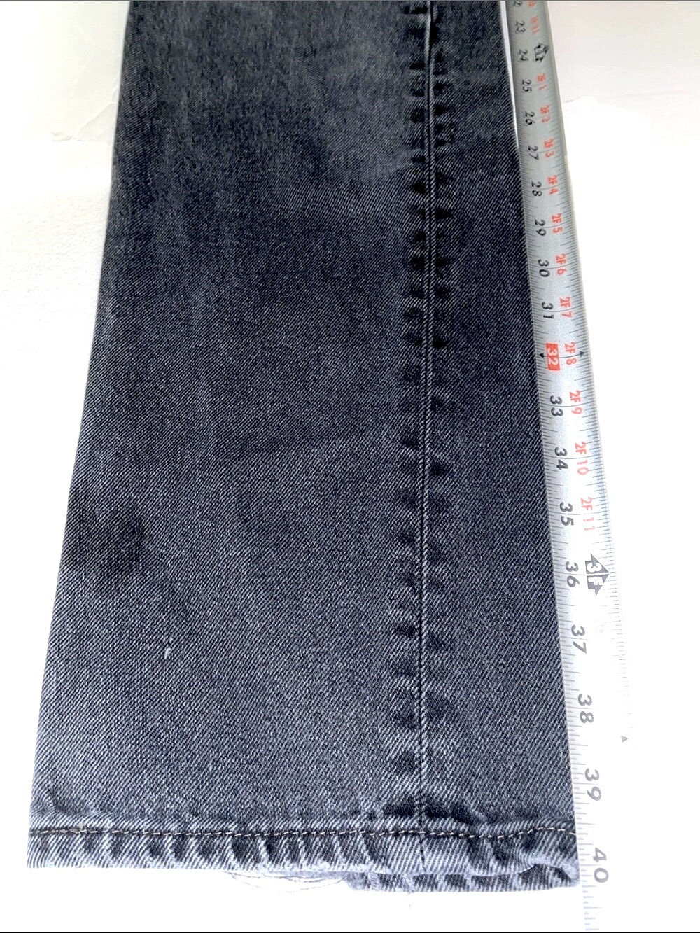 Men’s EUC VINTAGE LEVI’S 505 Reg Straight Sz  34/32 faded blk & grey faded Jeans - Picture 9 of 10